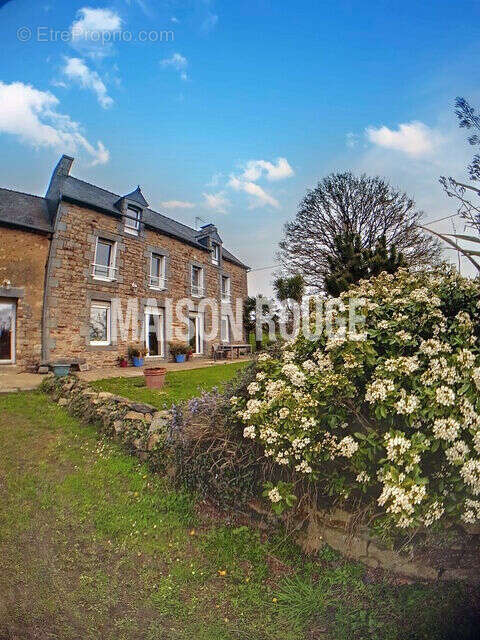 Maison à SAINT-VRAN