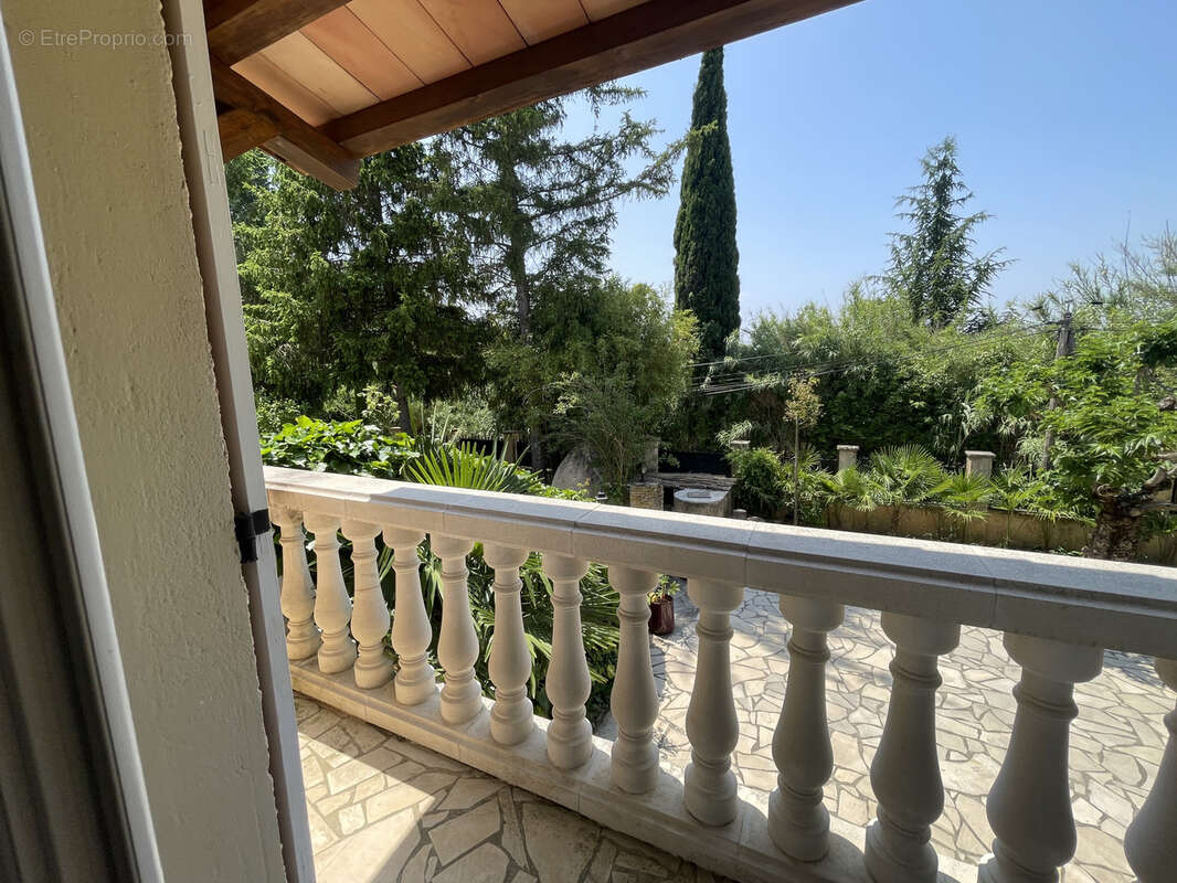Vaison 2km / belle maison / sh240m2 / terrain 1396m2 / piscine / pool house 100m2 - photo 26