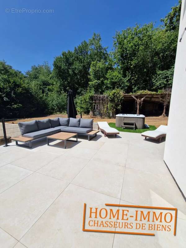 Maison à ANGERVILLIERS