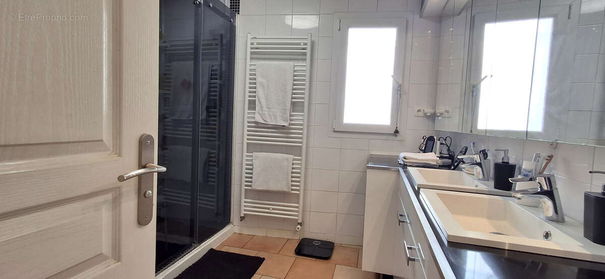 Appartement à VALLAURIS
