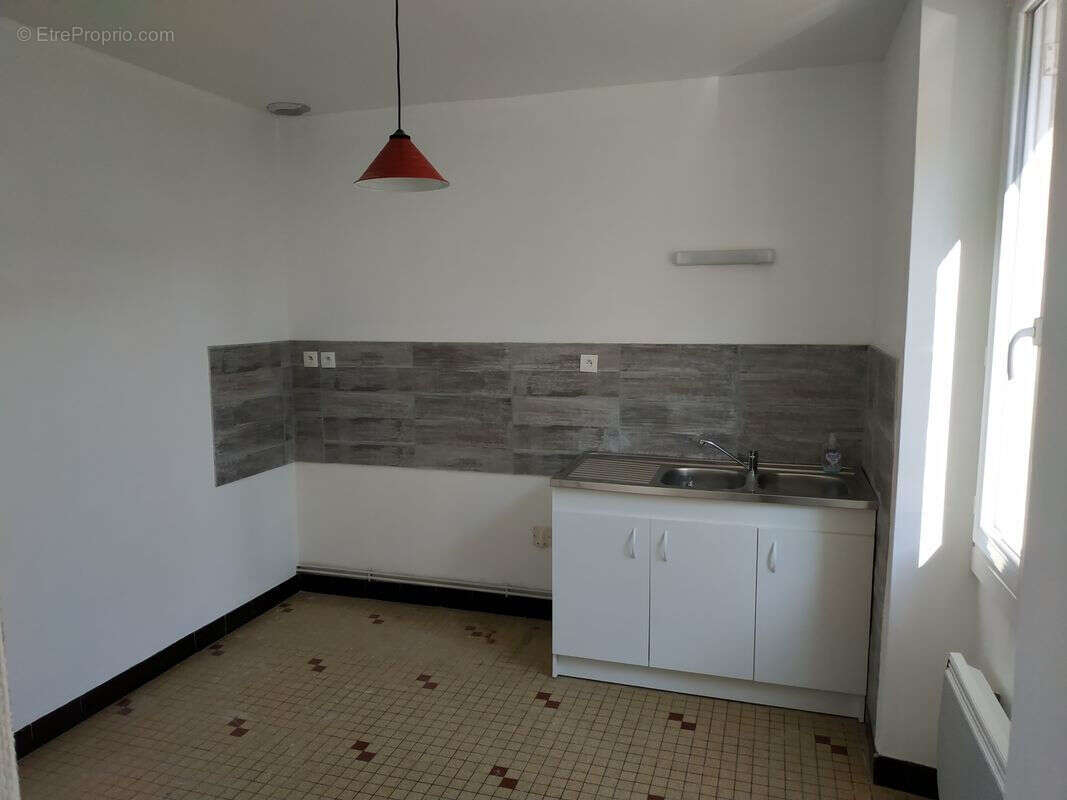 Maison à MONTREVAULT