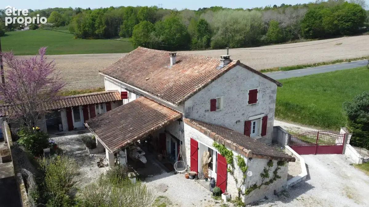 Charmante charentaise rénovée avec 4 chambres, piscine et vue dégagée - photo 2