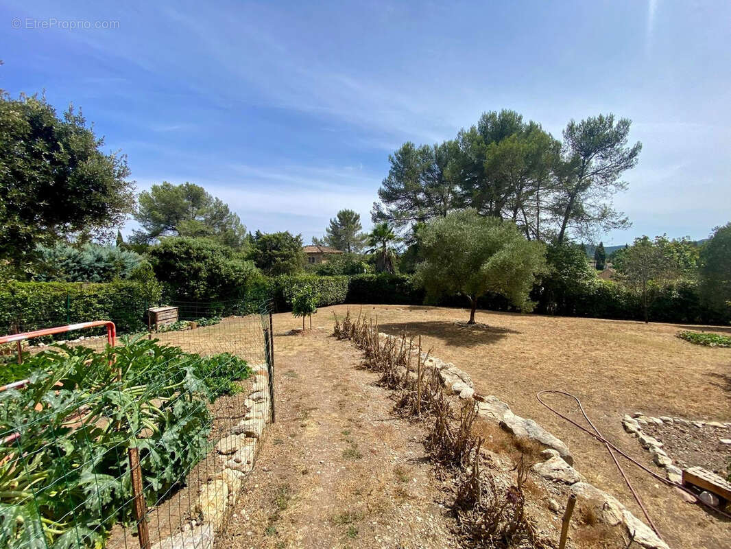 Maison à BAGNOLS-EN-FORET