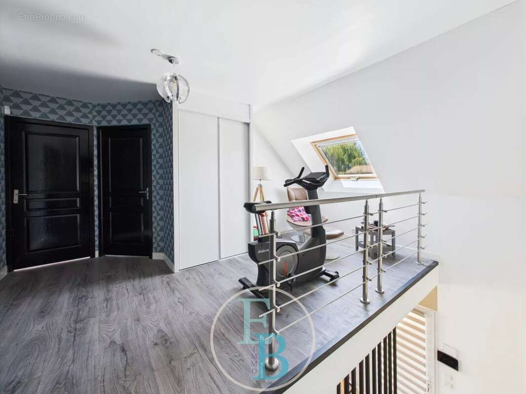 Maison - 235m2 - T8 - photo 19