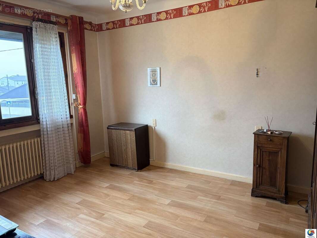 Maison à LA VERPILLIERE