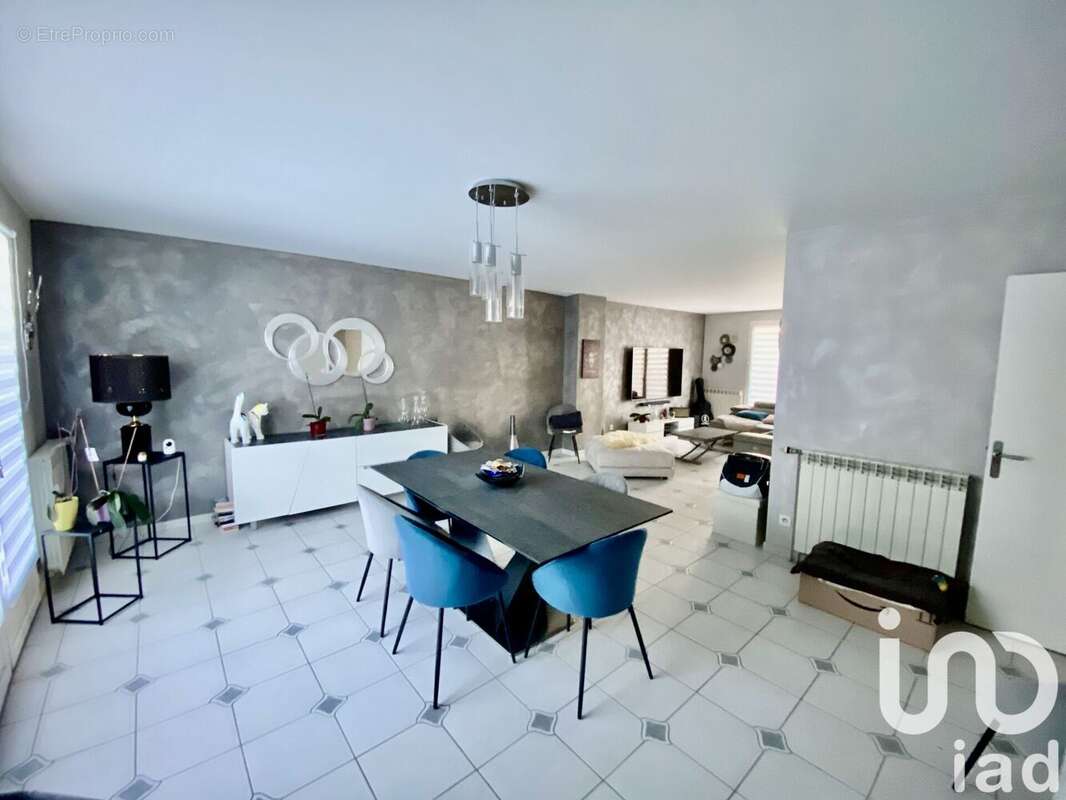 Photo 2 - Maison à VIRY-CHATILLON