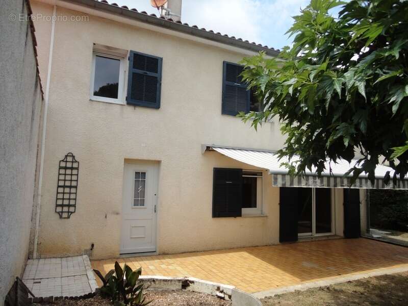Dpt Tarn (81), à vendre Castres villa P6 de 124 m² sur terrain 358 m² avec terrasse et garage - photo 9