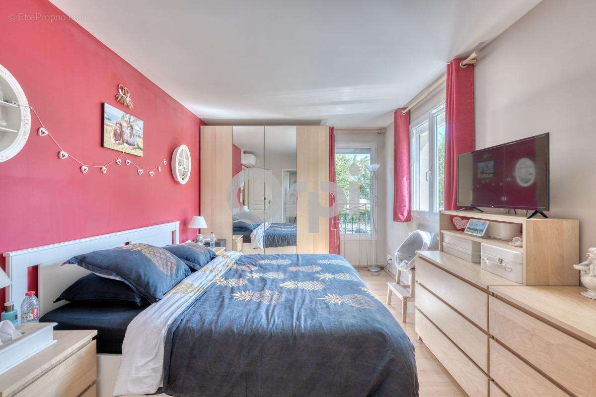 Maison à BUSSY-SAINT-GEORGES