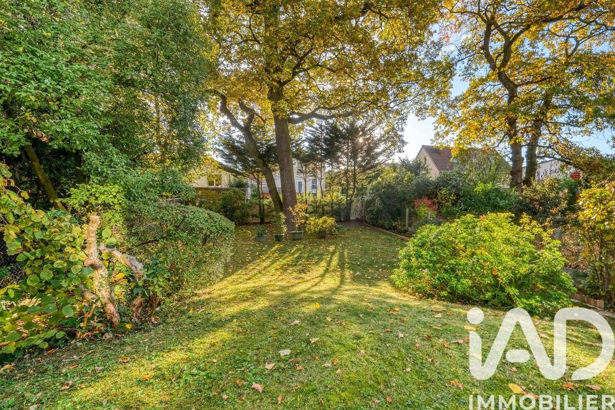 Maison 190 m² à Les Pavillons-Sous-Bois  - photo 4