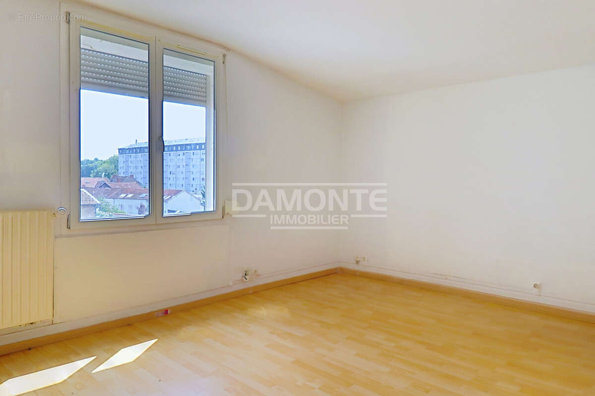 Immeuble idéalement situé dans un secteur attractif - photo 12