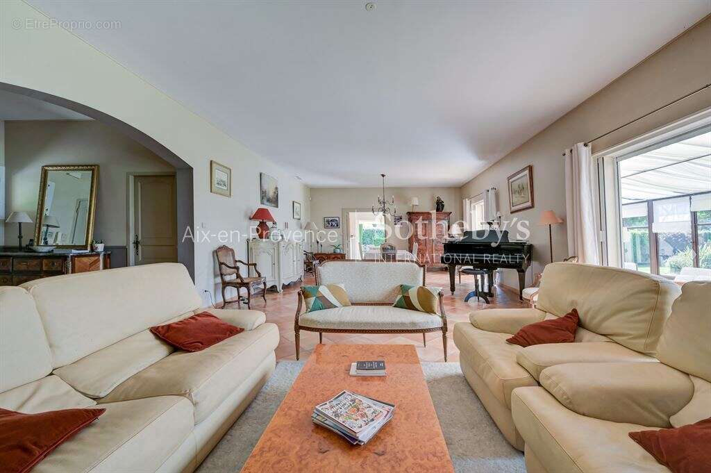 Maison à BOUC-BEL-AIR