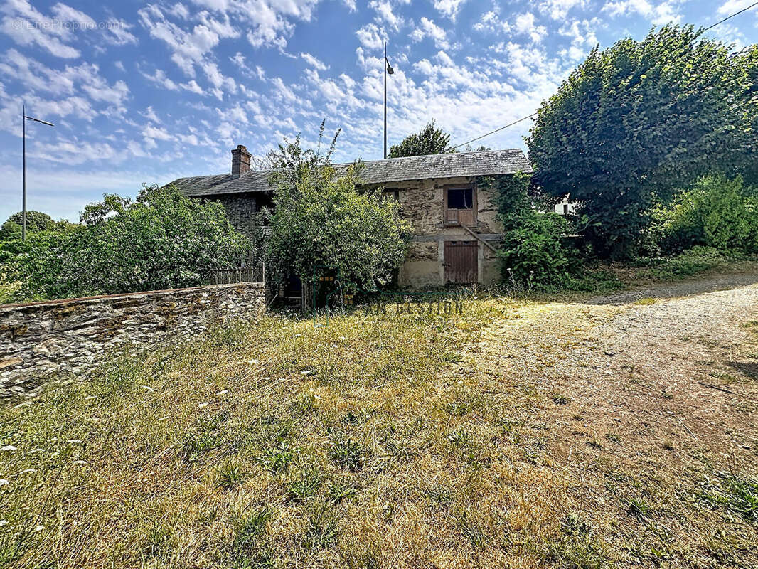 ensemble immobilier maison 141m2 et granges - photo 2