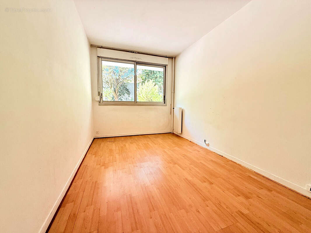 Clichy - rez-de-jardin  avec terrasse de 15 m² plein sud-est, sans vis-à-vis & au calme absolu - photo 6