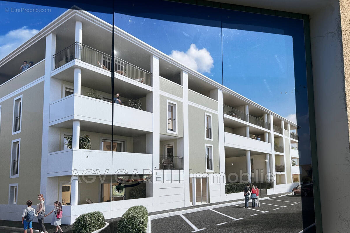 Appartement à LA LONDE-LES-MAURES