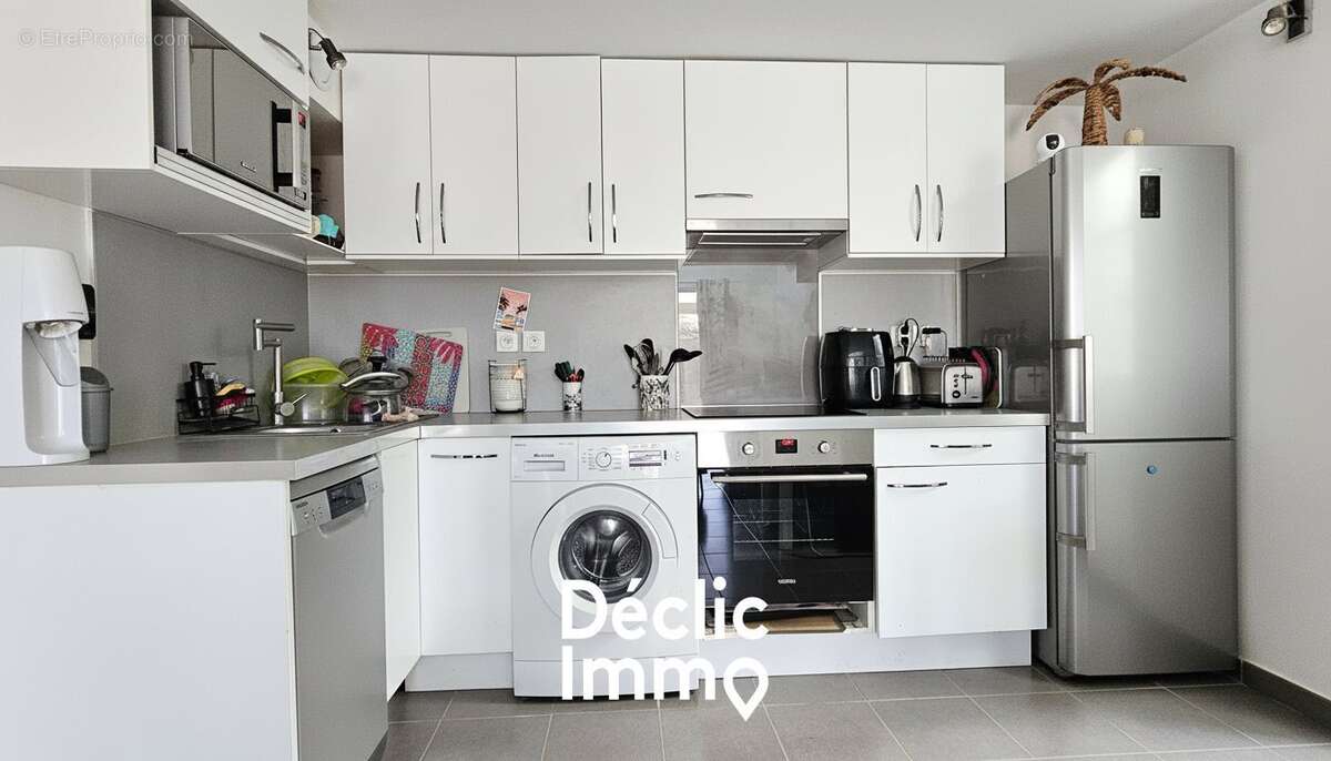 Maison à VIC-LA-GARDIOLE