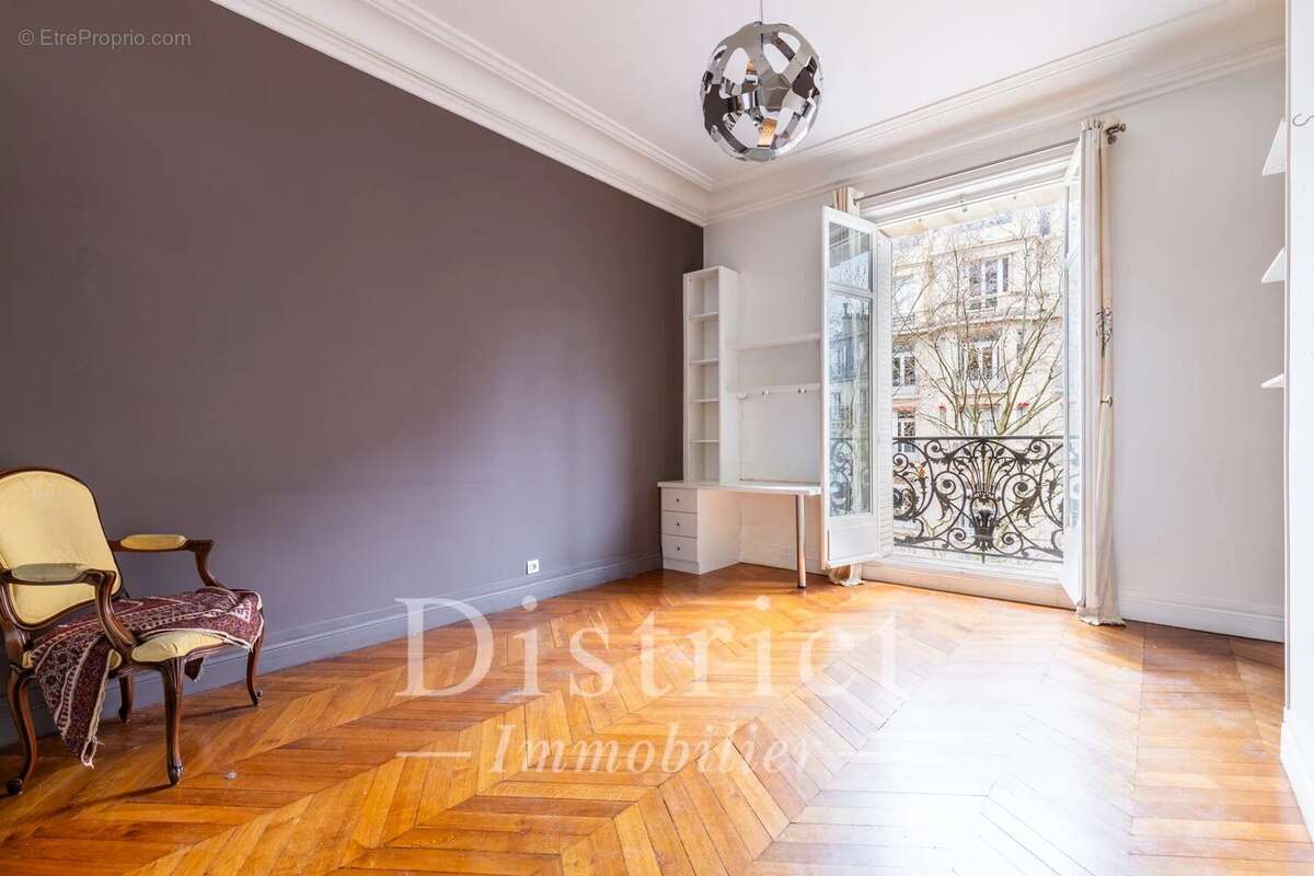 Appartement à PARIS-7E