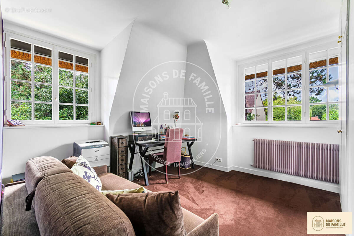 Maison à LA CELLE-SAINT-CLOUD