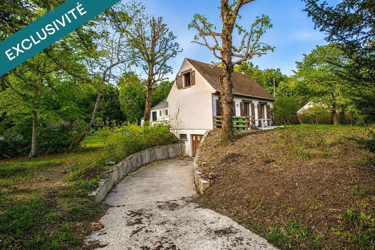 Photo 3 - Maison à LE MESNIL-SAINT-DENIS