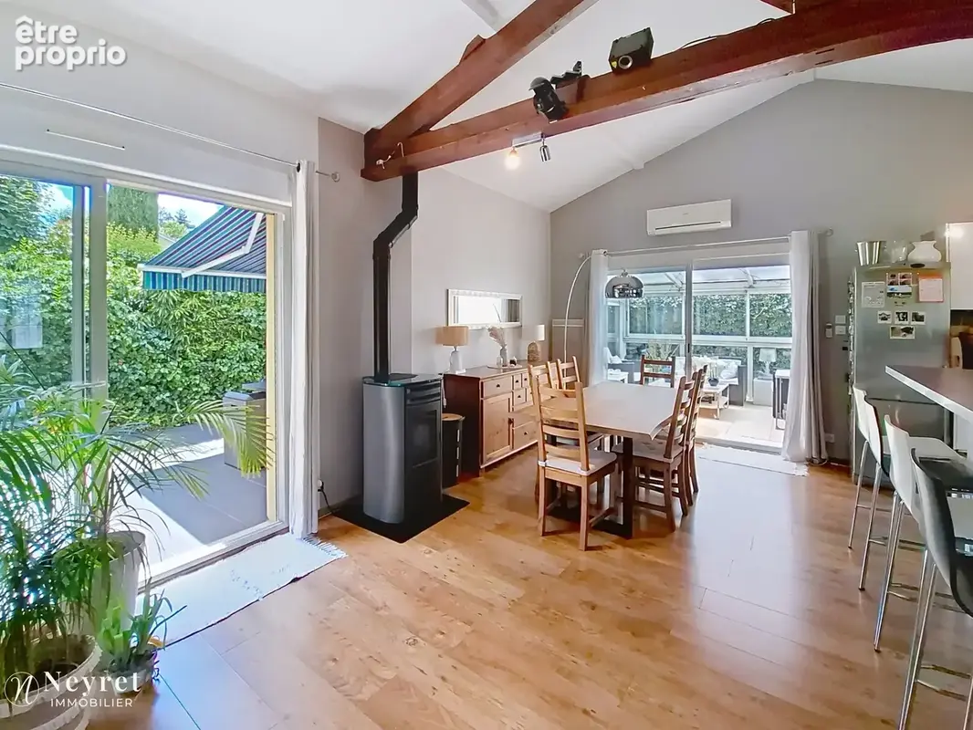 Maison traditionnelle de 140 m2, 7 pièces, 4 chambres sur terrain de 852 m2 - photo 5