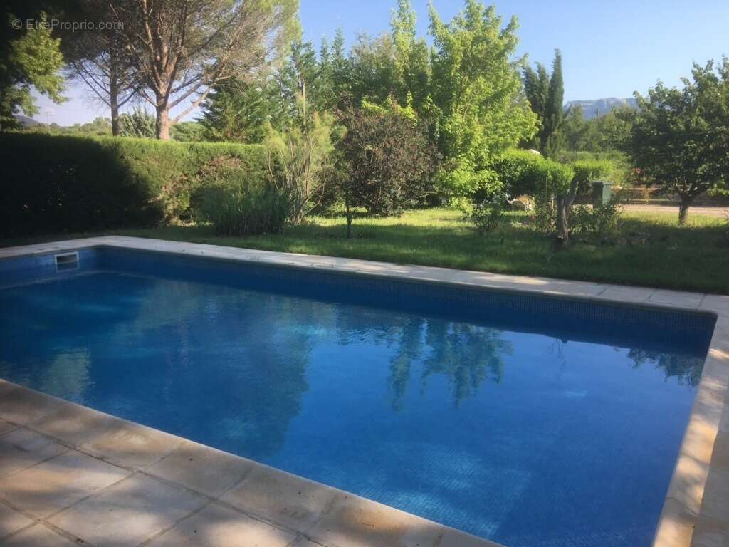Maison à SAINT-MAXIMIN-LA-SAINTE-BAUME