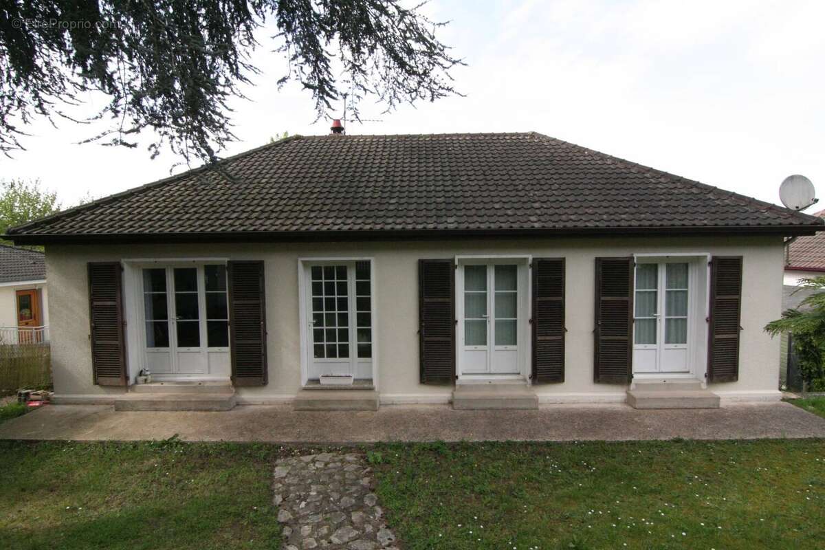 Maison à SAINT-CHERON