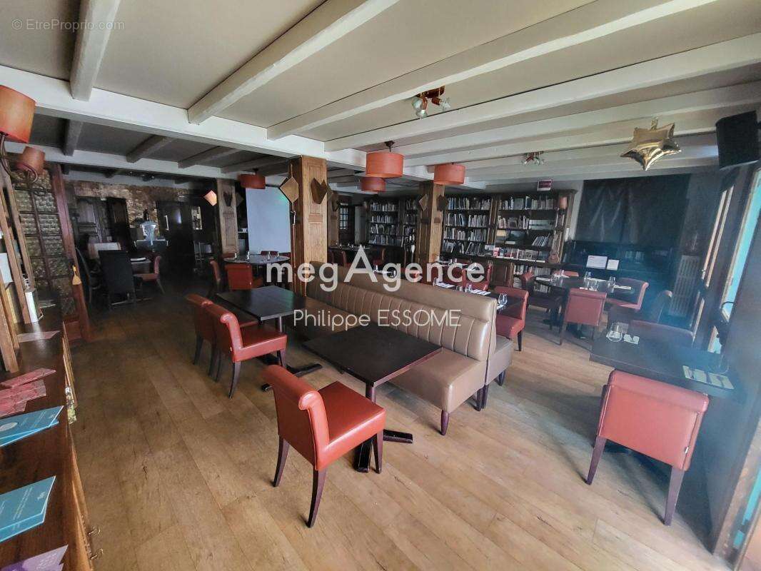 Commerce à SAINT-PIERRE-DE-TRIVISY