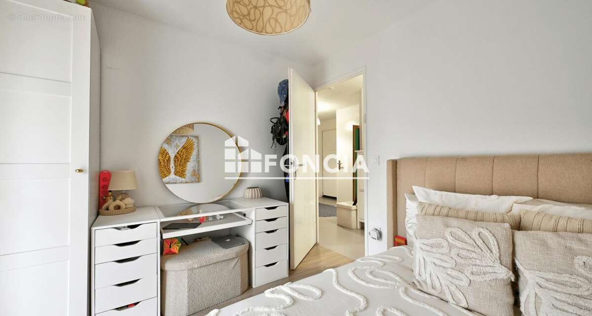 Appartement à CHANTELOUP-LES-VIGNES