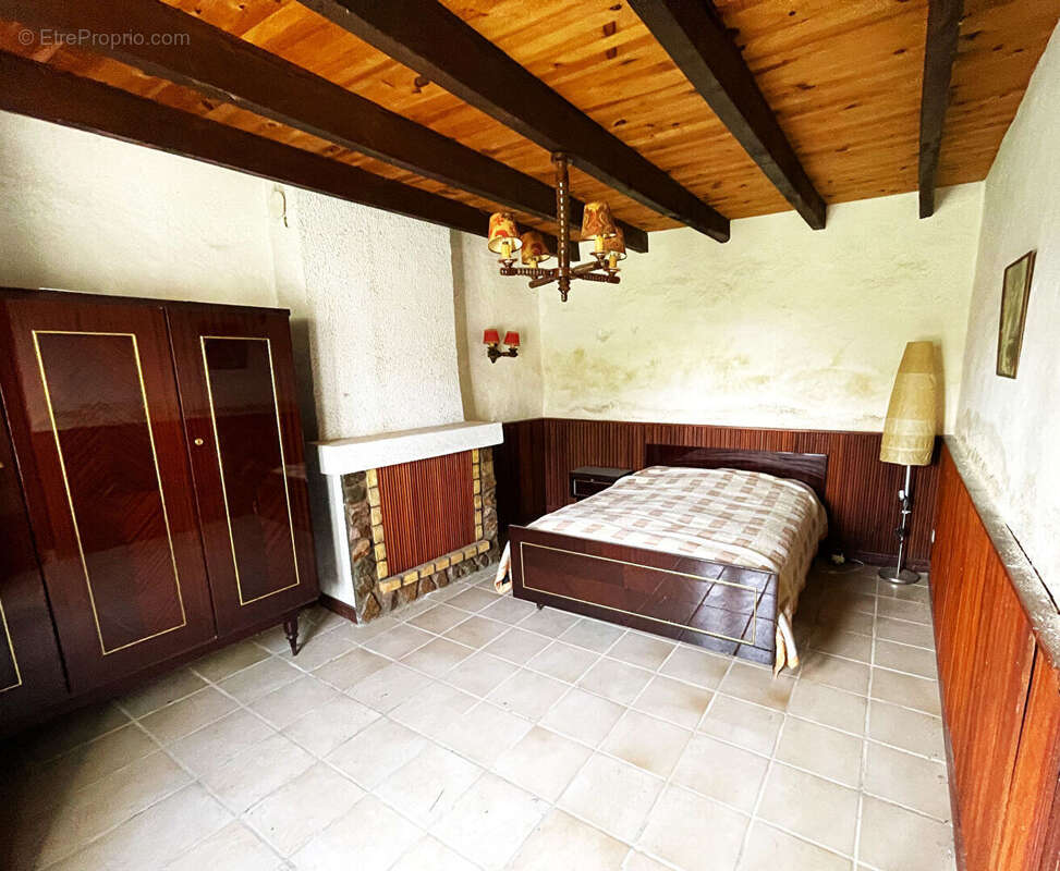 Maison à CHARBONNIERES-LES-VIEILLES