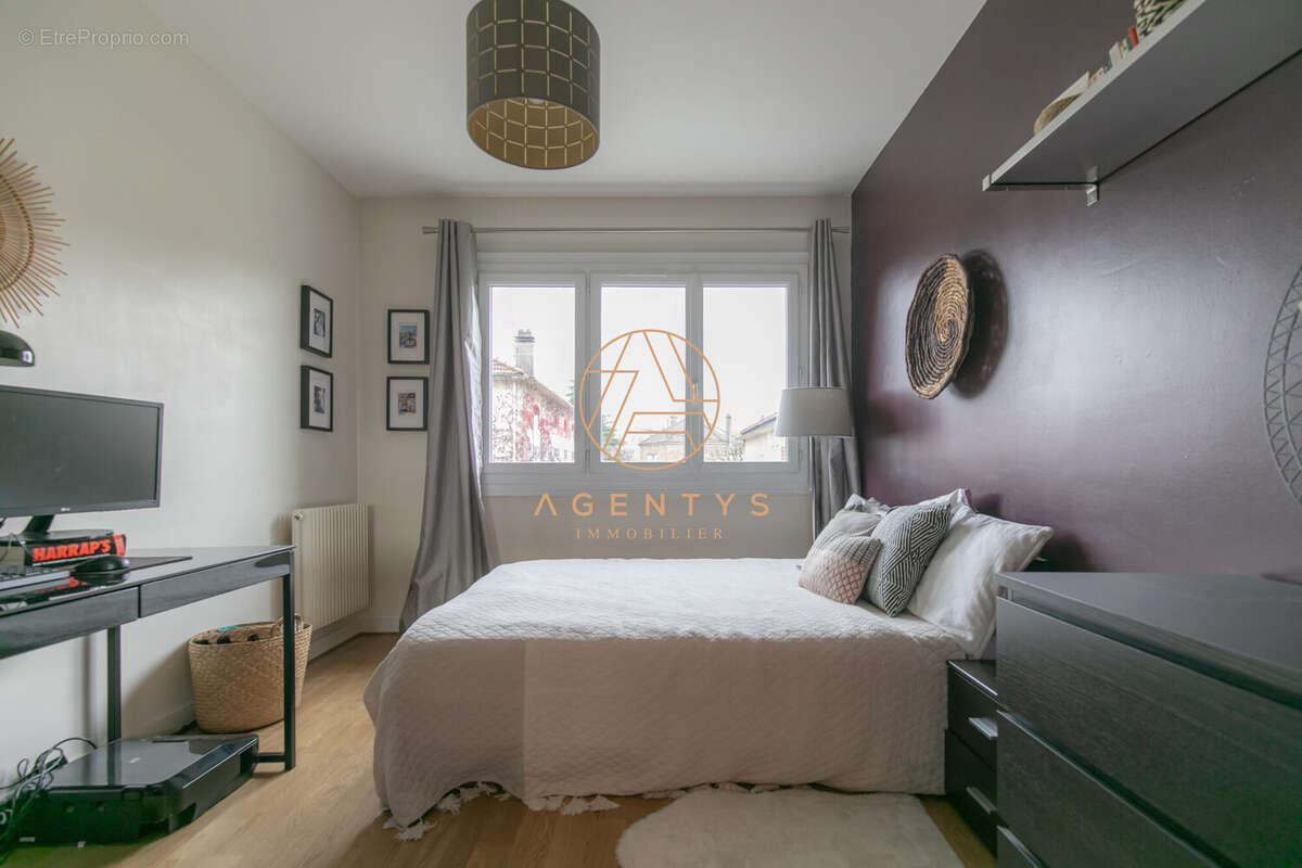 Appartement à SAINT-MAUR-DES-FOSSES