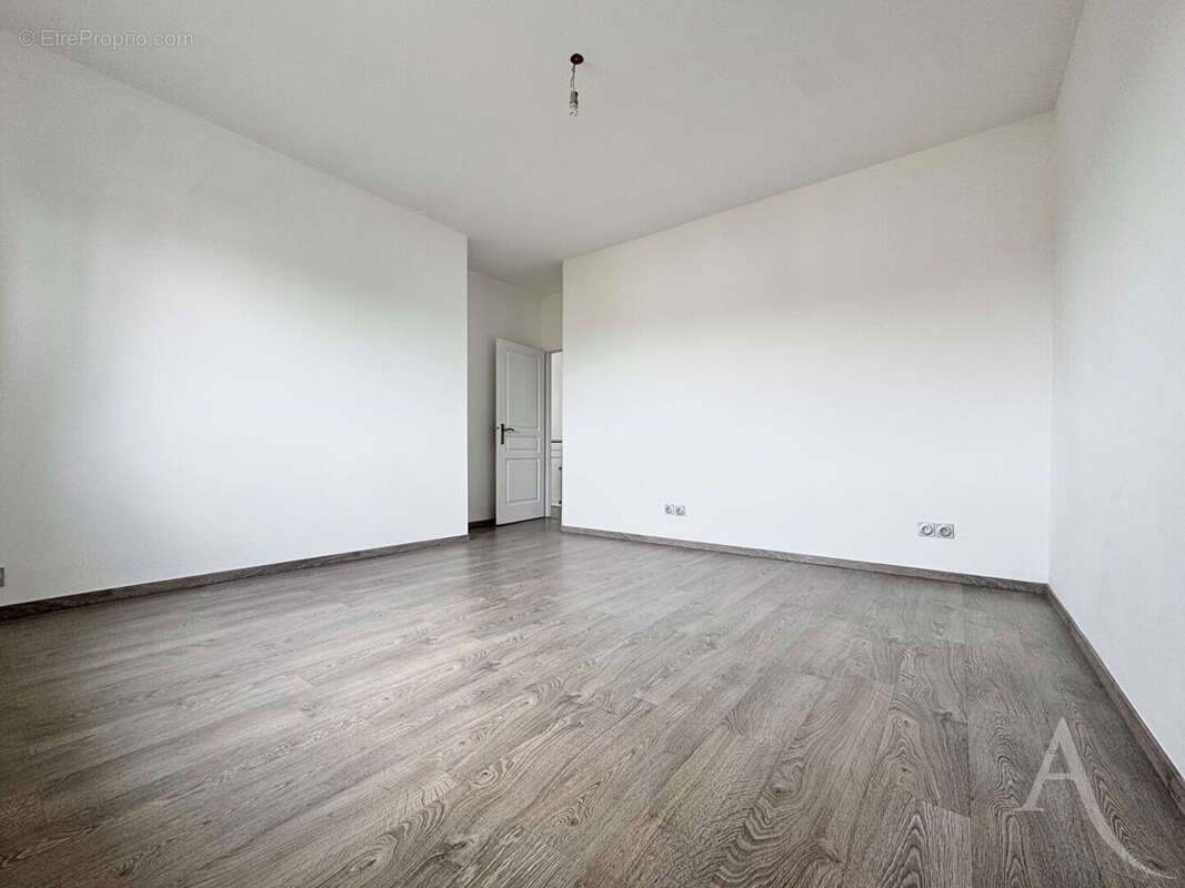 Magnifique Duplex T3 de 85,15 m² avec son garage + son parking + sa cave - photo 13