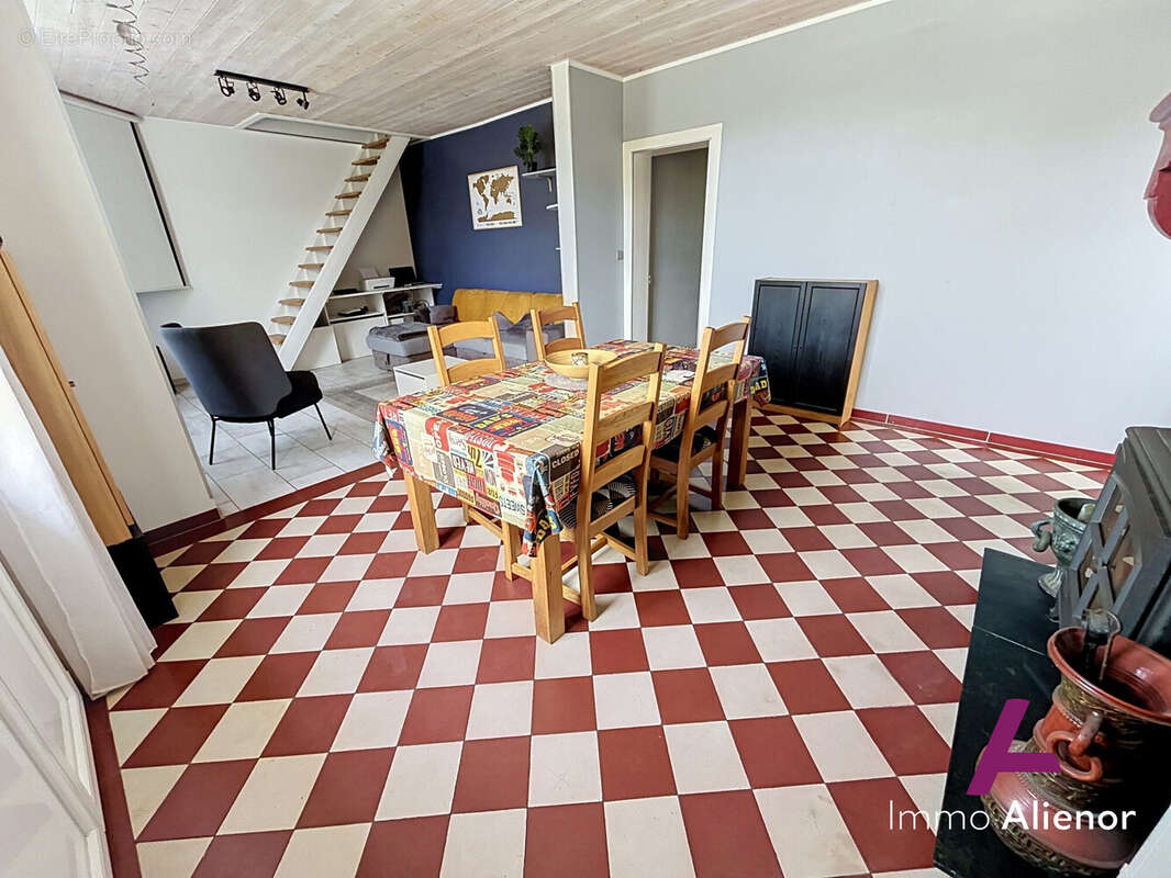 Maison 143 m² à Belin-Beliet  - photo 3