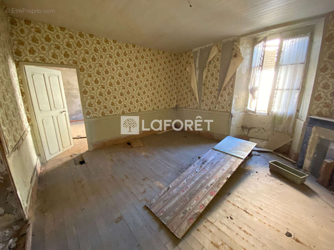 Maison à CELLES-EN-BASSIGNY