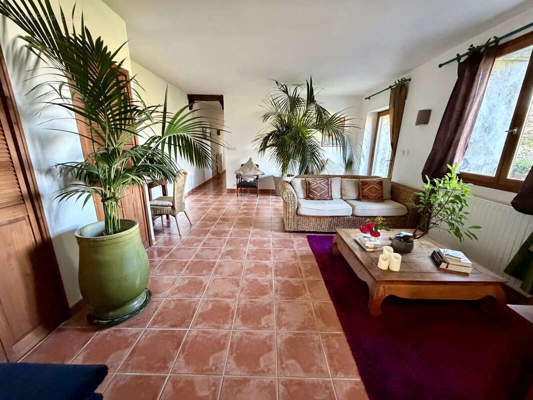 Maison à MONGUILHEM
