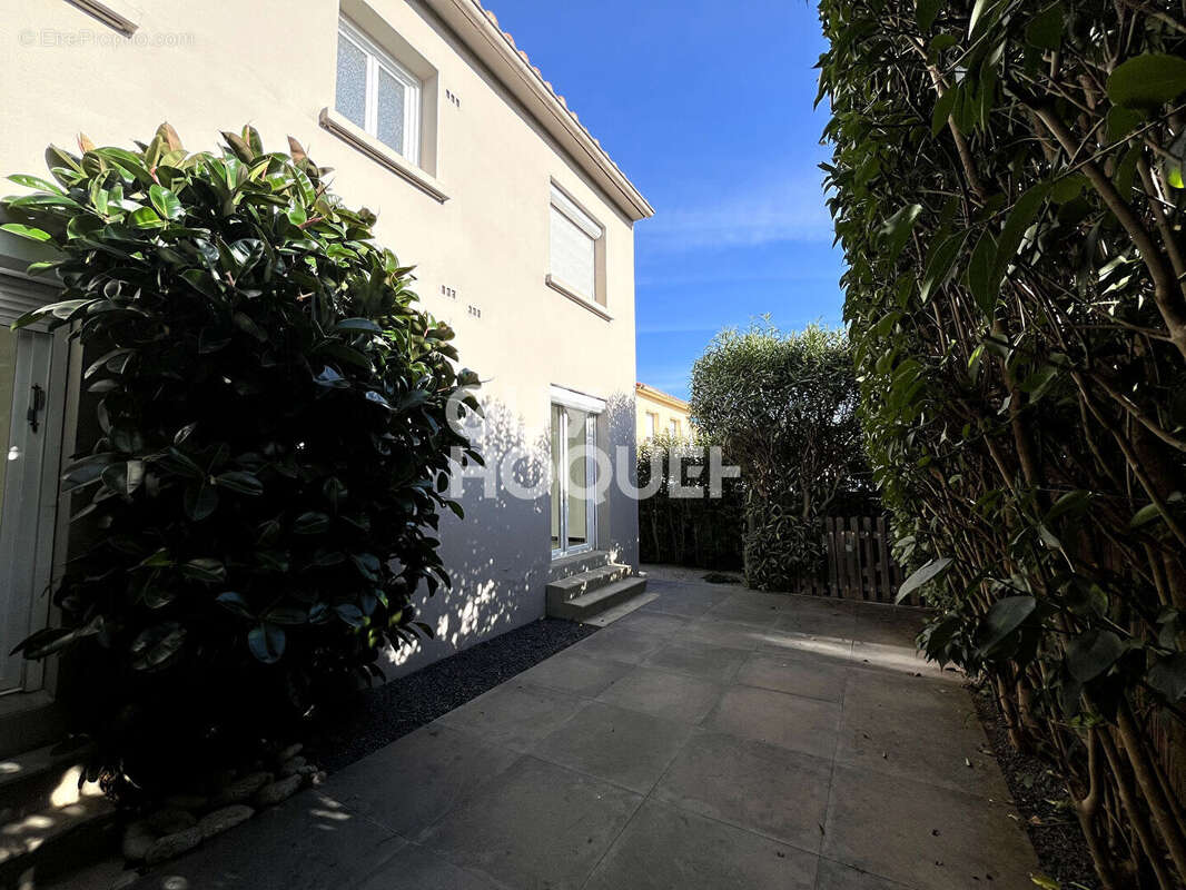 Maison à VILLENEUVE-DE-LA-RAHO