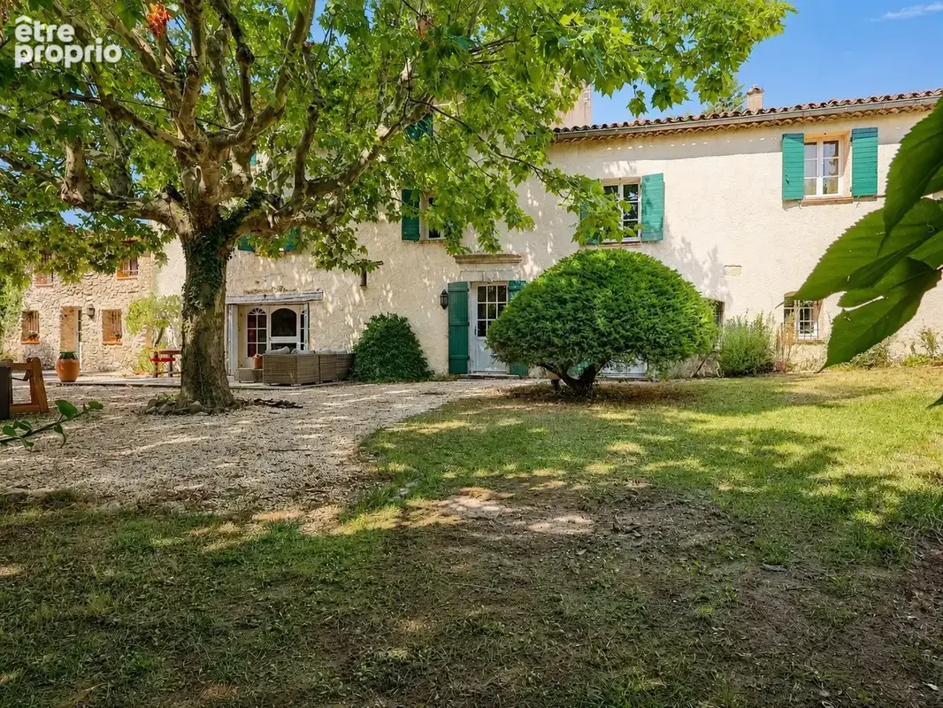 Maison 10 pièces 325 m² à vendre à La Roquebrussanne (83136) - photo 3