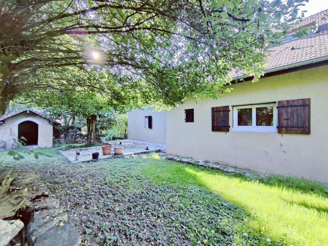 Maison à SAINT-GENIX-SUR-GUIERS