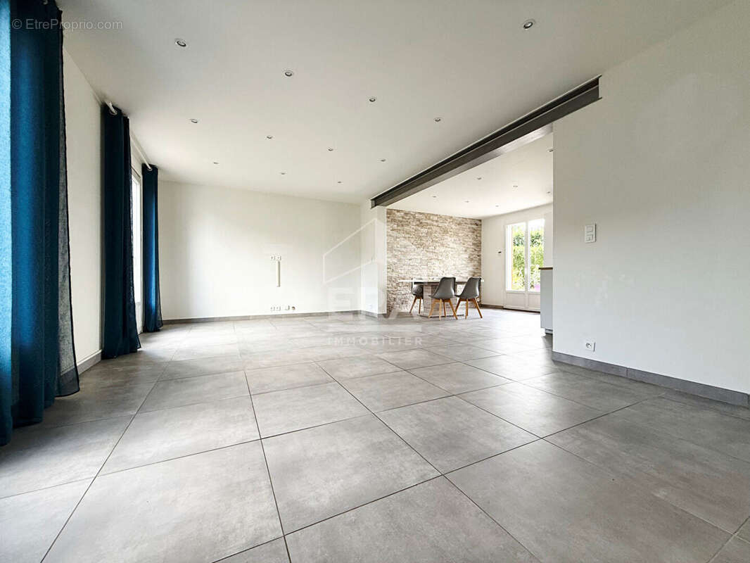 Maison à BRIE-COMTE-ROBERT