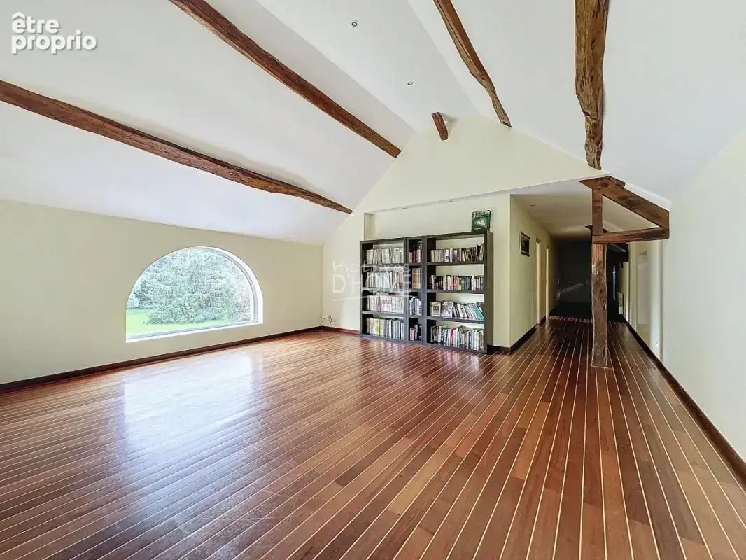 À quelques kilomètres de La Ferté-Gaucher – Maison familiale de 250 m² - photo 5