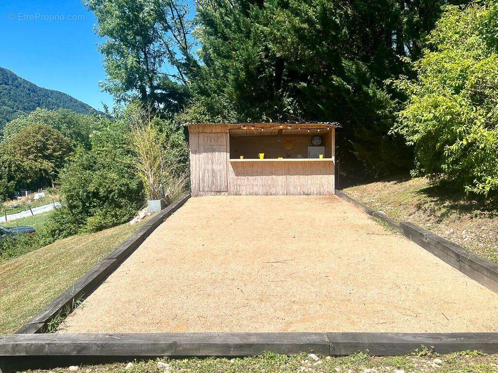 Maison à MENTHON-SAINT-BERNARD