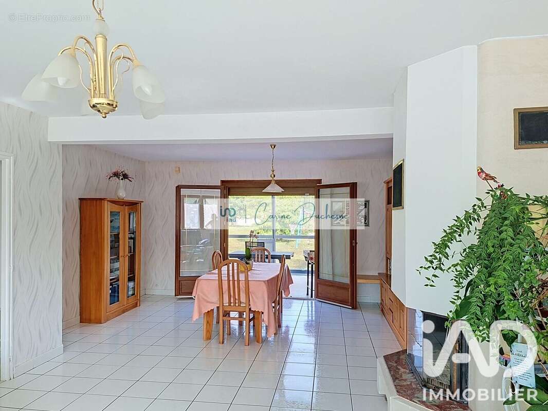 Maison 143 m² à Sainte-Colombe  - photo 6