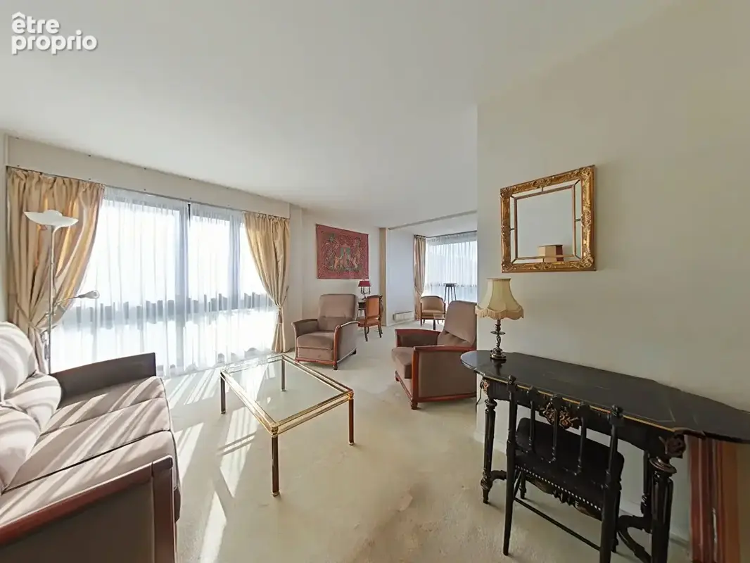 Photo Appartement à Fontenay-Le-Fleury au prix de 229 000€