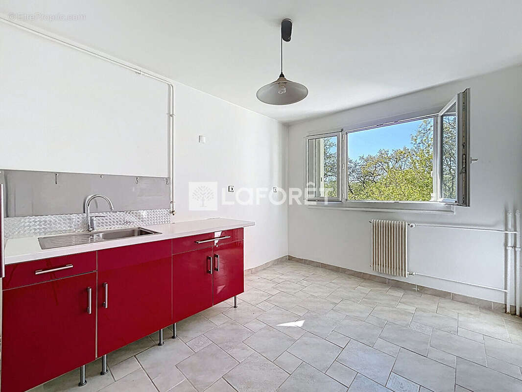 Appartement à VERNEUIL-SUR-SEINE