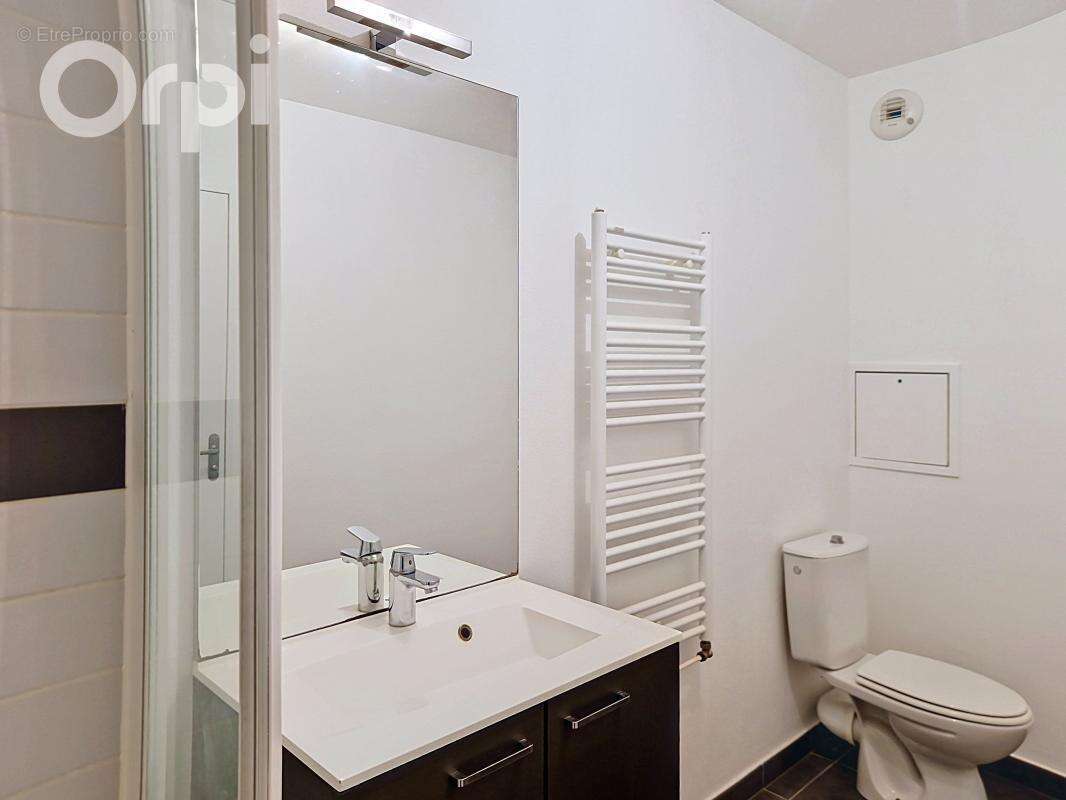 Appartement à ETREMBIERES