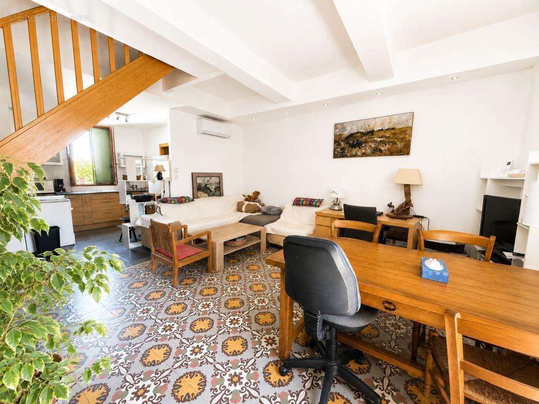 Appartement à SAINT-LAURENT-D'AIGOUZE