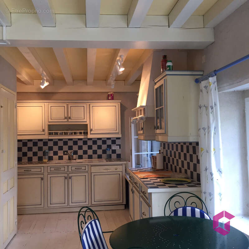Maison 306 m² à Vollore-Ville  - photo 14