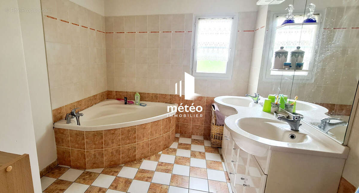 ANGLES  Maison Plain-pied 3 chambres - photo 6