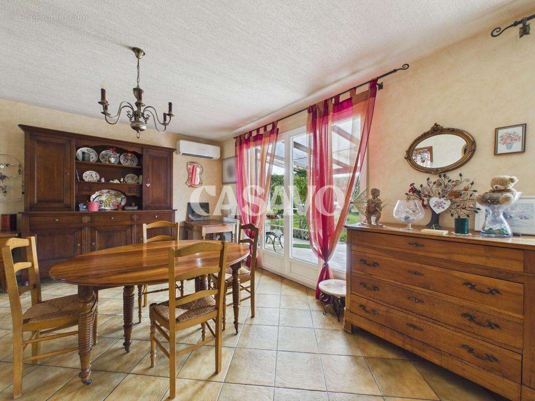 Maison à REVENTIN-VAUGRIS