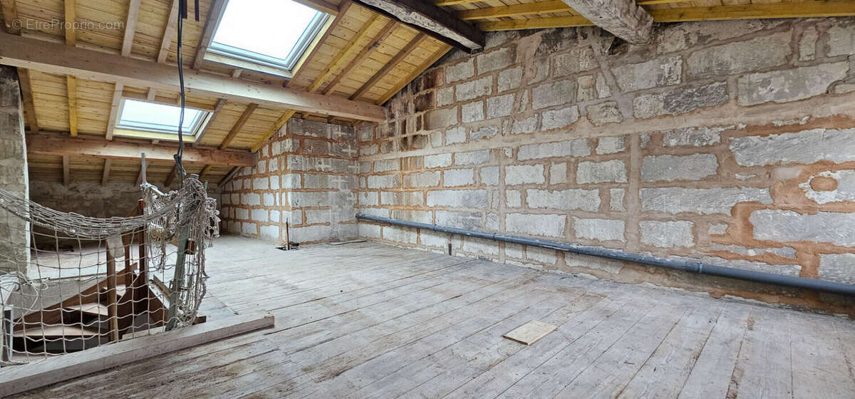 Appartement à SAINTES