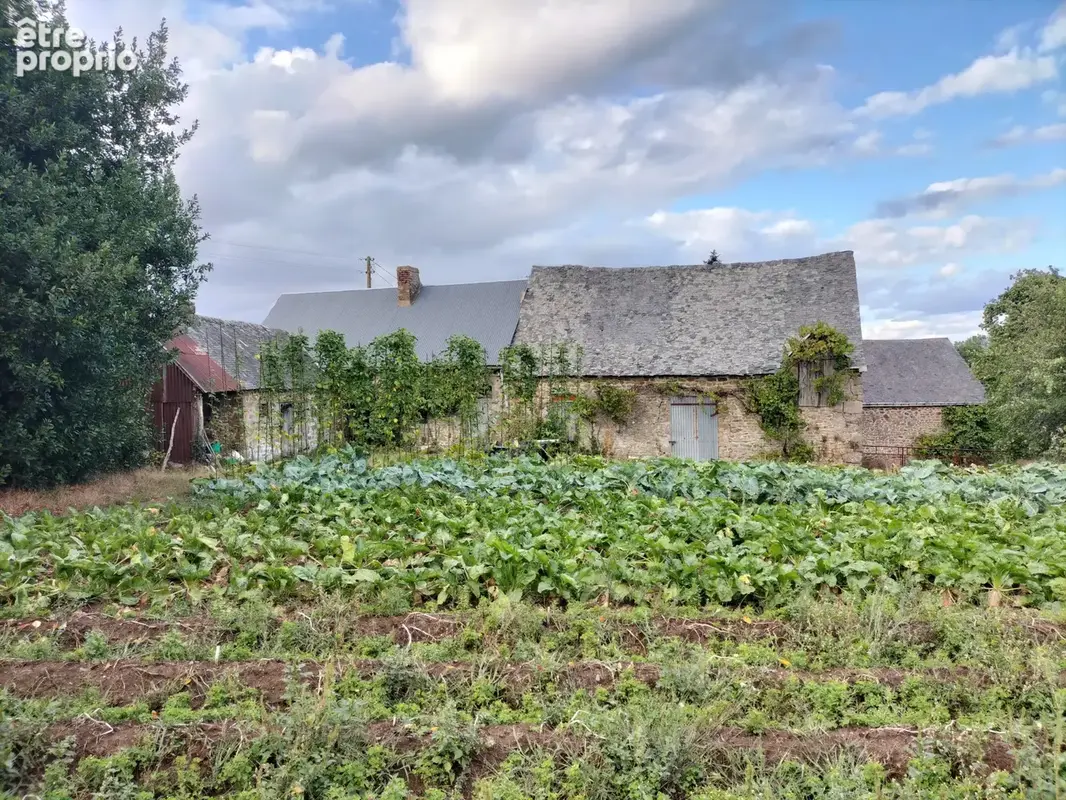 Commune de TRANS, en campagne, une maison en pierres à rénover intégralement. - photo 7