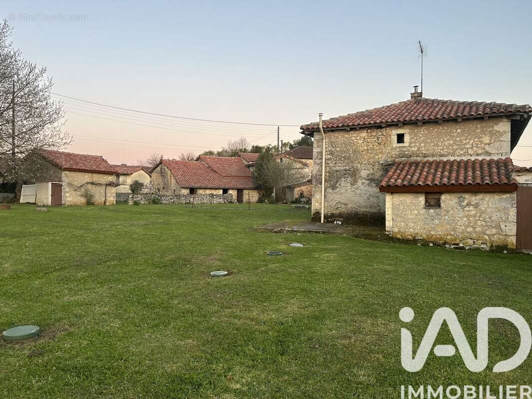 Photo 6 - Maison à CHAZELLES